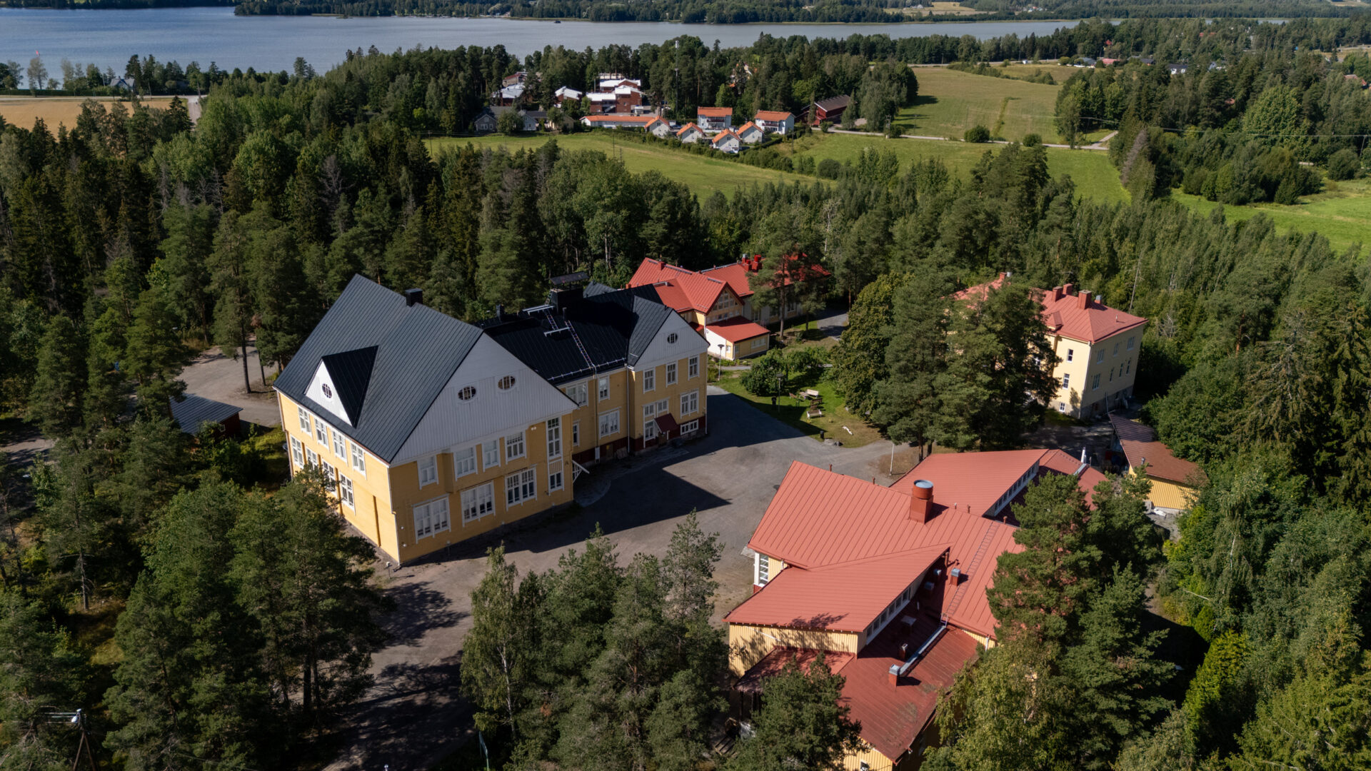 Rakennustyö Karvonen Oy peruskorjasi suojellun Pekka Halosen akatemian